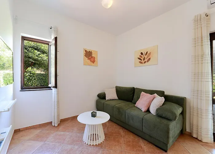 Svoboda Apartament *