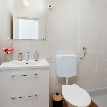 Svoboda Apartment